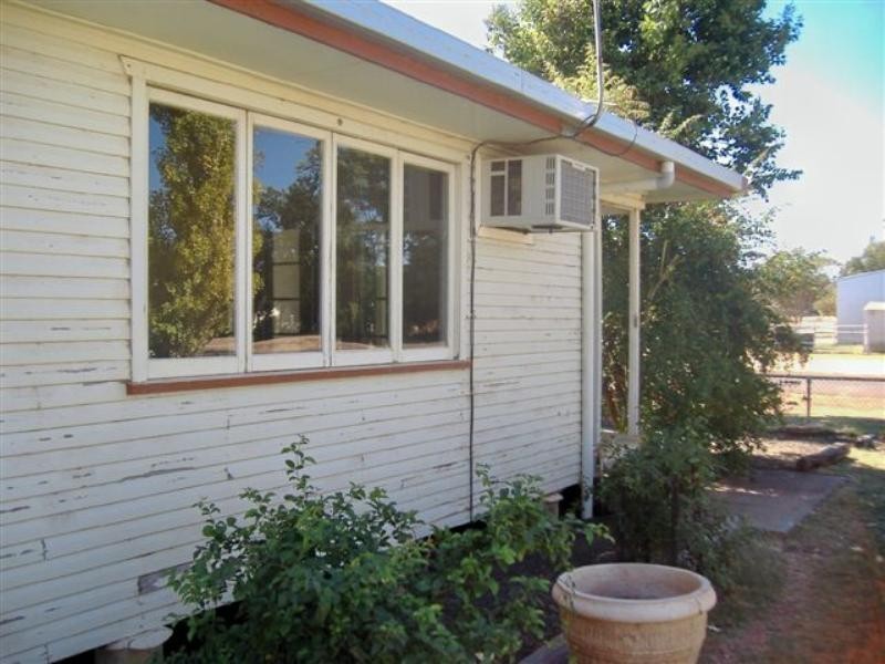 3 Augusta Street, Surat QLD 4417