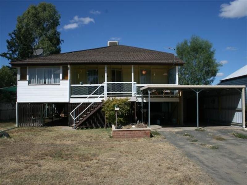 4 Twine Street, Roma QLD 4455