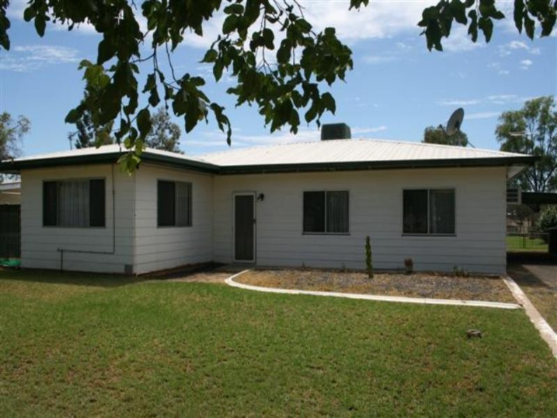 8 Borland Street, Roma QLD 4455