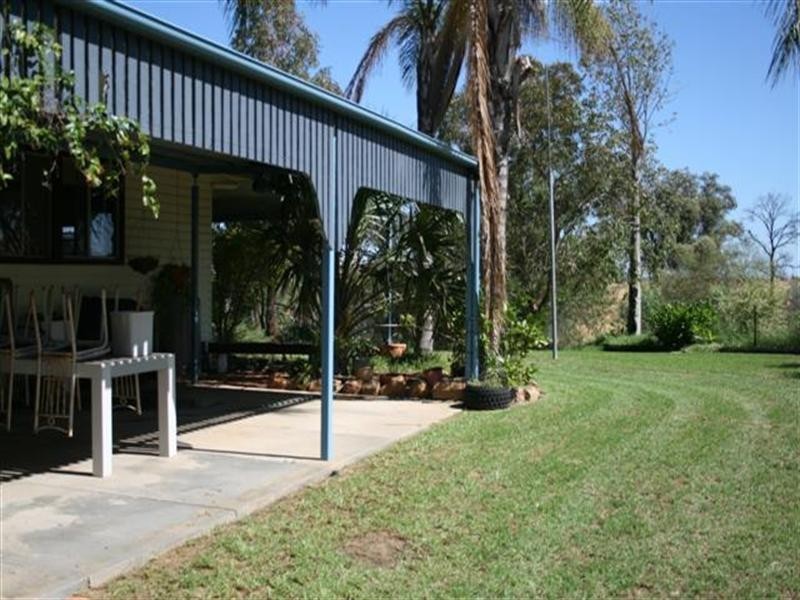 64 Roslyn Drive, Roma QLD 4455