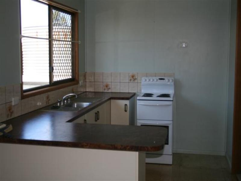 65 Raglan Street, Roma QLD 4455