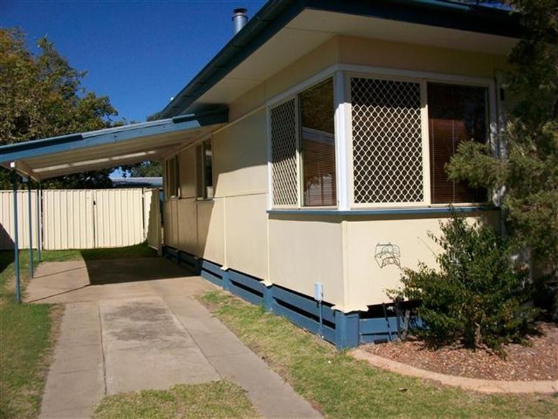 44 Taylor Street, Roma QLD 4455