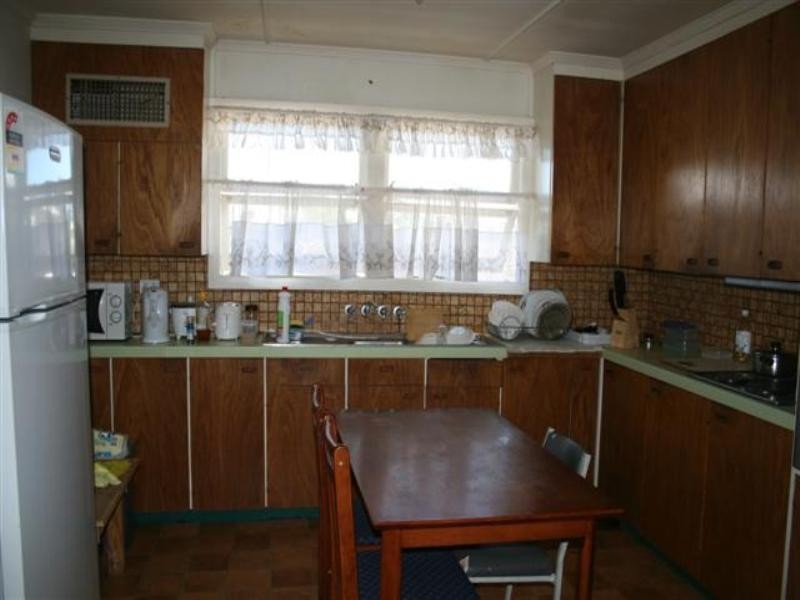 16 Mullavey Street, Roma QLD 4455