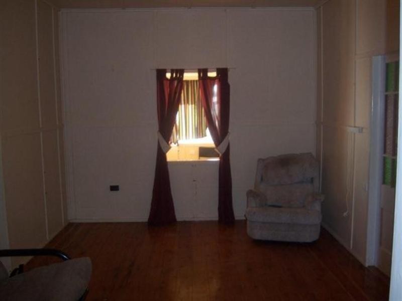 129 Miscamble Street, Roma QLD 4455