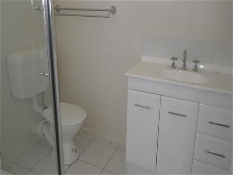 105 Currey Street, Roma QLD 4455
