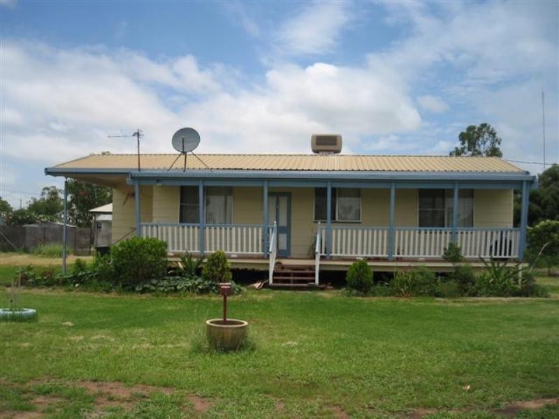 4 Russell Street, Roma QLD 4455