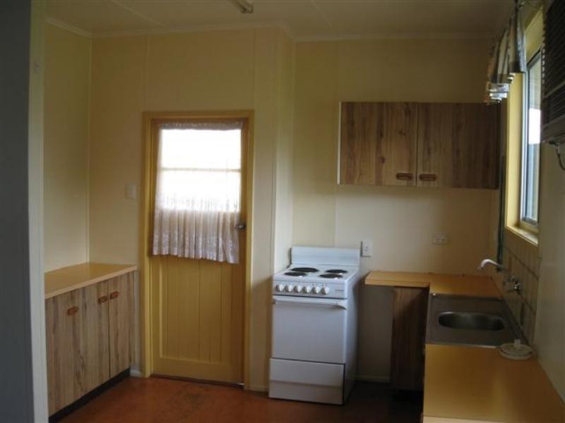 4 Russell Street, Roma QLD 4455