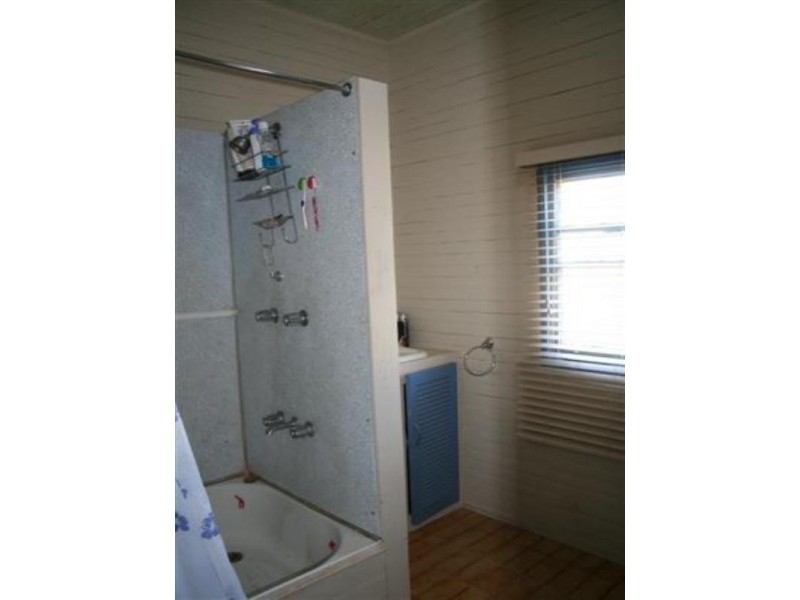 18 Bedwell St and 14 Banks Street, Yuleba QLD 4427