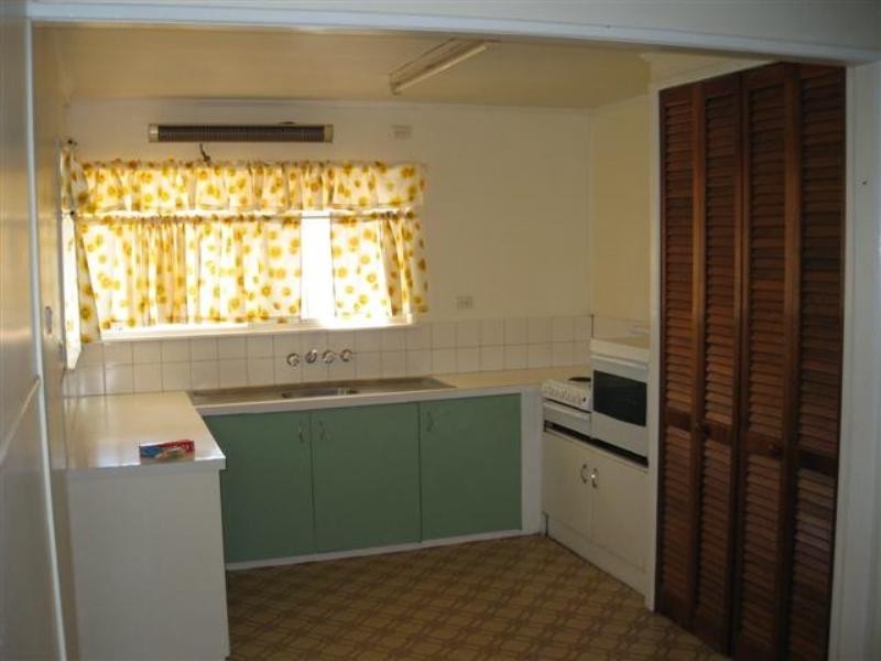 1 Saunders Street, Roma QLD 4455