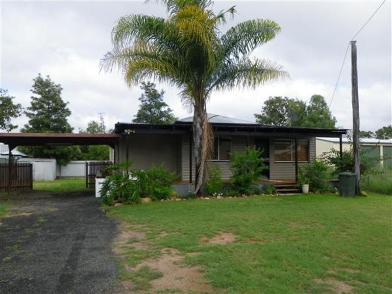 27 Charles Street, Roma QLD 4455