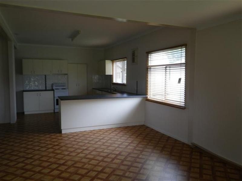 27 Charles Street, Roma QLD 4455