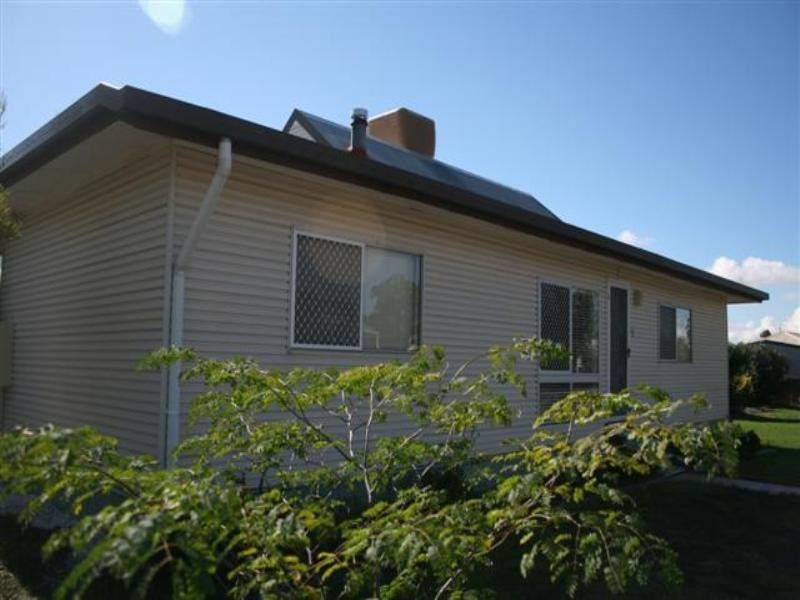 9 Hoffman Street, Roma QLD 4455