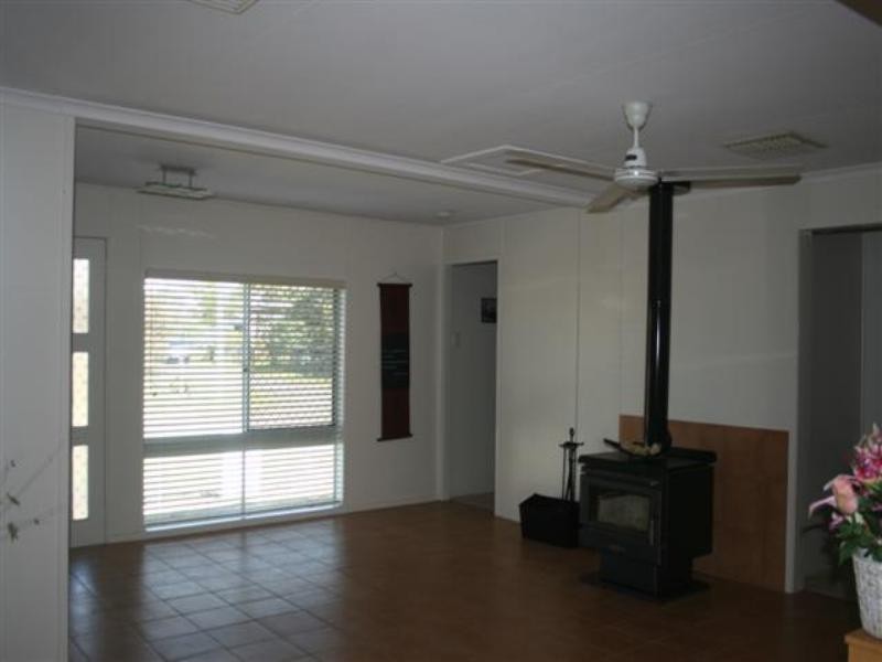 9 Hoffman Street, Roma QLD 4455