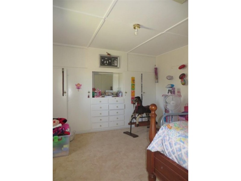 9 Hoffman Street, Roma QLD 4455