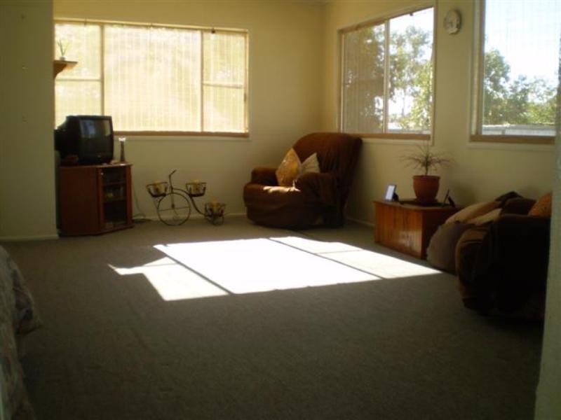 50 Elmer Street, Roma QLD 4455