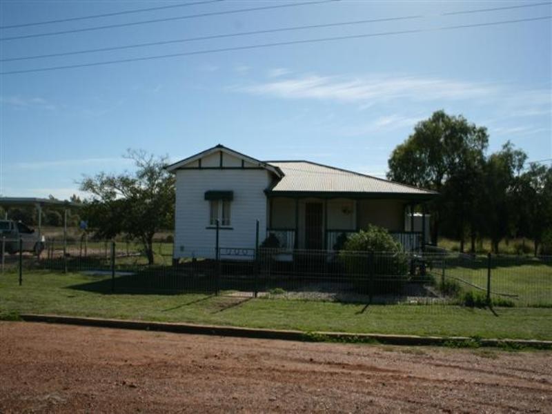 11 Garden Street, Yuleba QLD 4427