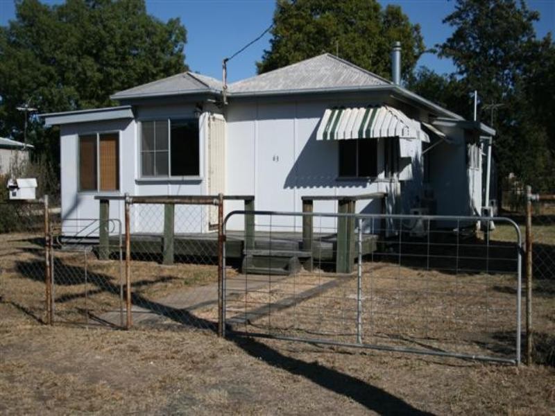 63 Gregory Street, Roma QLD 4455