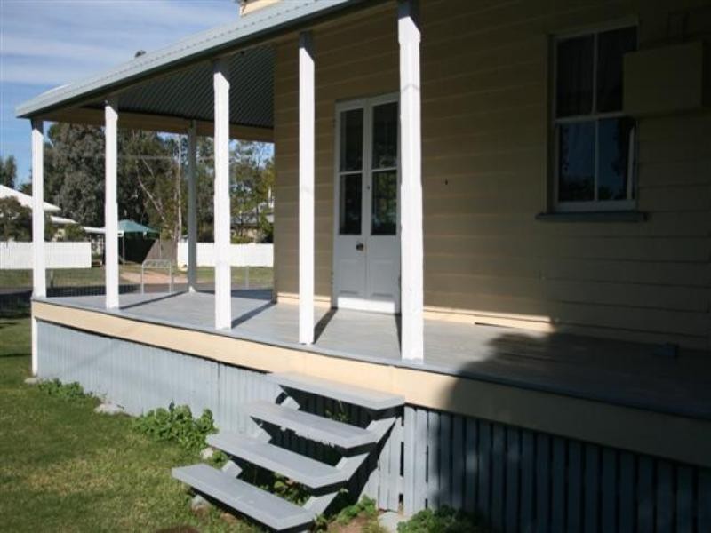 1 Hawthorne Street, Roma QLD 4455