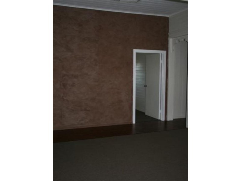 1 Hawthorne Street, Roma QLD 4455