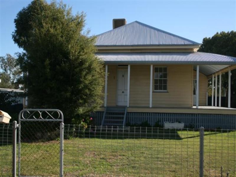 1 Hawthorne Street, Roma QLD 4455