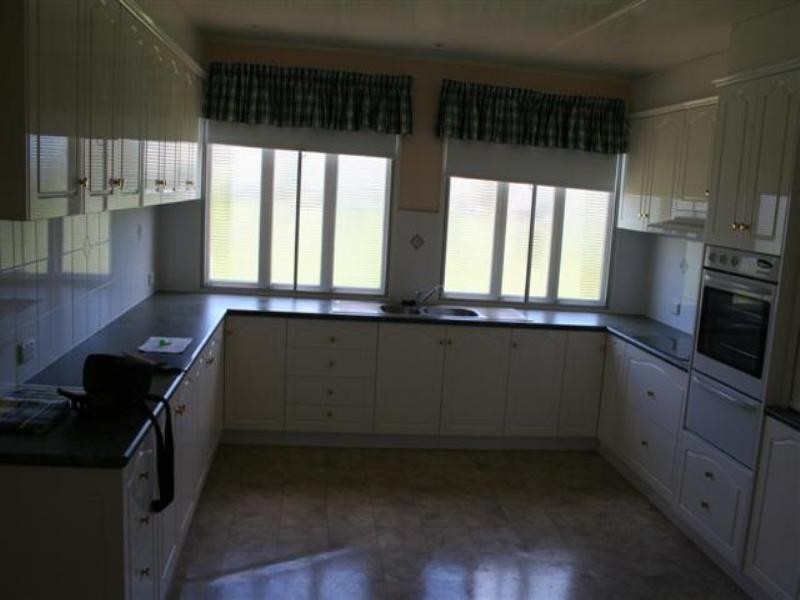 18 Lewis Street, Roma QLD 4455