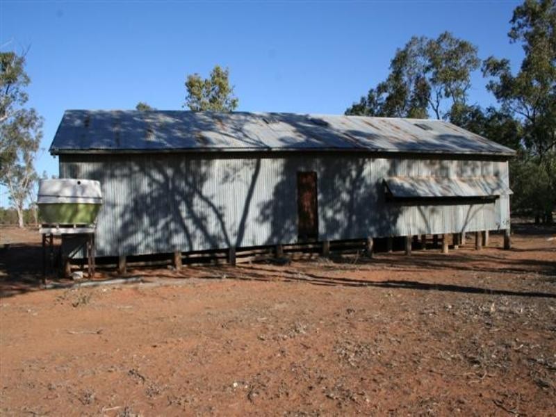 1 Albany Downs Road, Mitchell QLD 4465