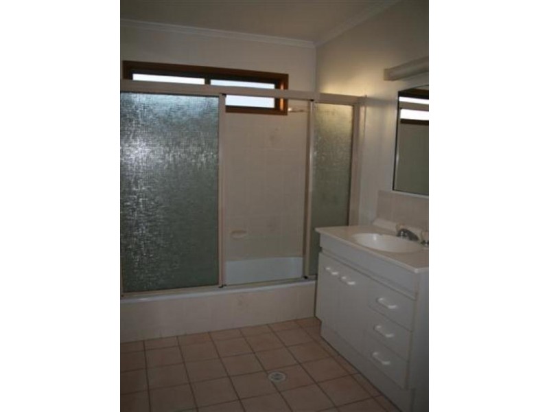 65 Currey Street, Roma QLD 4455