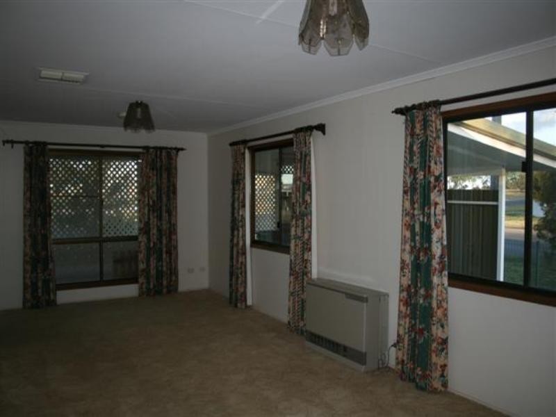 65 Currey Street, Roma QLD 4455