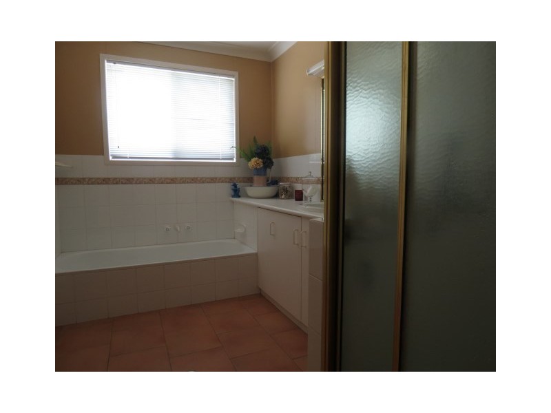 36 Elmer Street, Roma QLD 4455