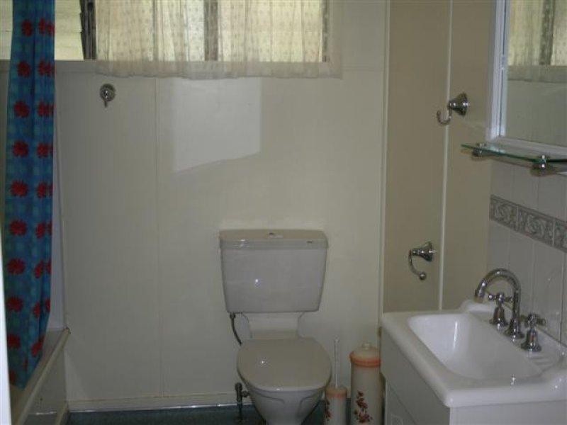 126 Currey Street, Roma QLD 4455