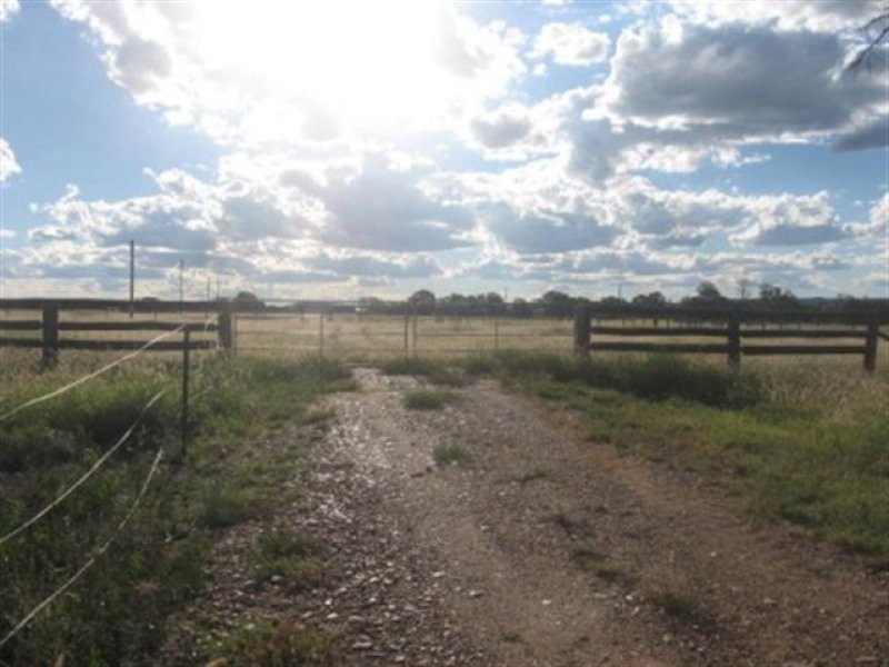 65 Bradshaw Lane, Taroom QLD 4420