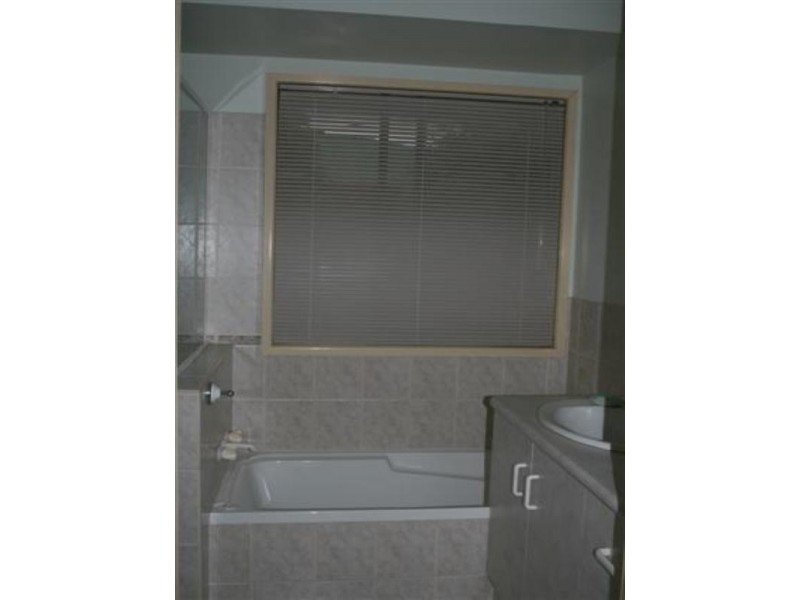 23 Madison Terrace, Roma QLD 4455