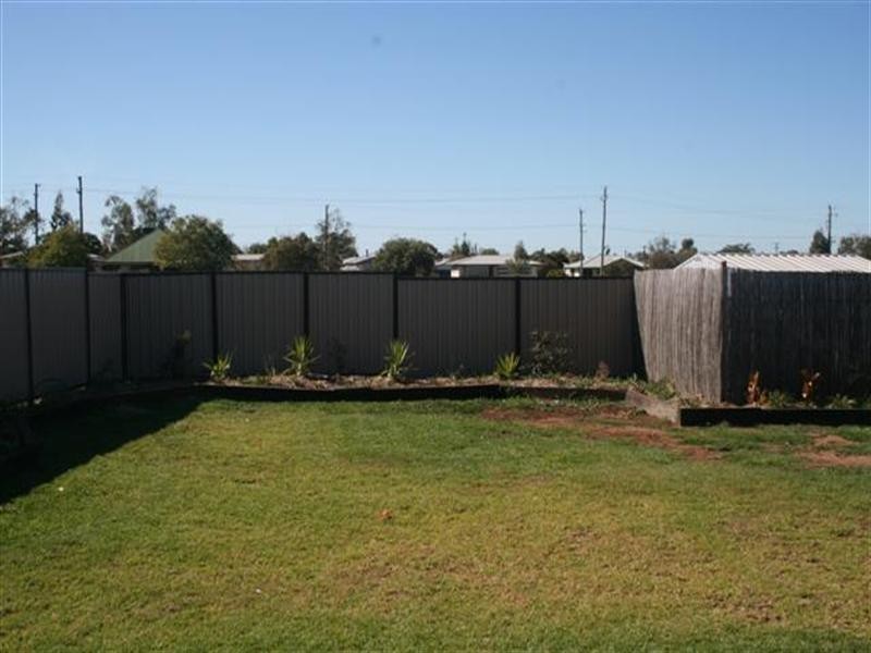 4 Tate Place, Roma QLD 4455