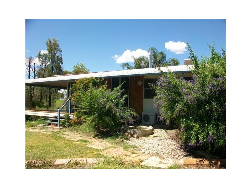 64 Roslyn Drive, Roma QLD 4455