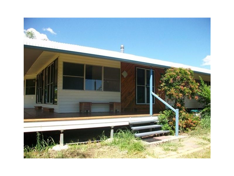 64 Roslyn Drive, Roma QLD 4455