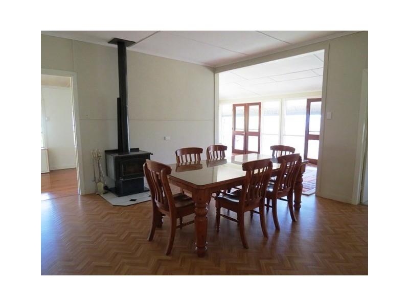 64 Roslyn Drive, Roma QLD 4455