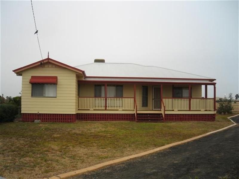 28 Alex Parade, Roma QLD 4455