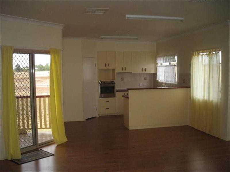 28 Alex Parade, Roma QLD 4455