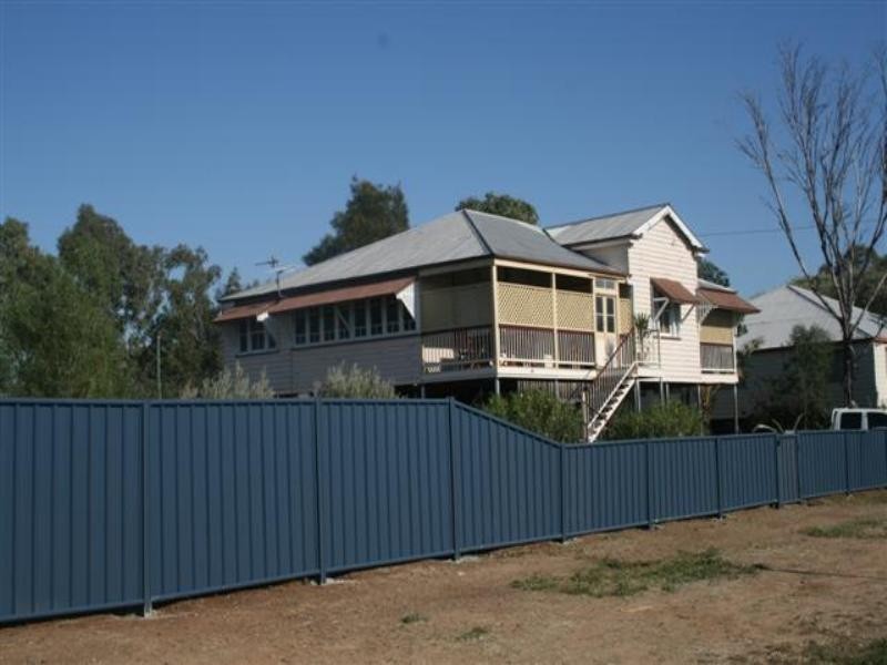 32 Queen Street, Roma QLD 4455