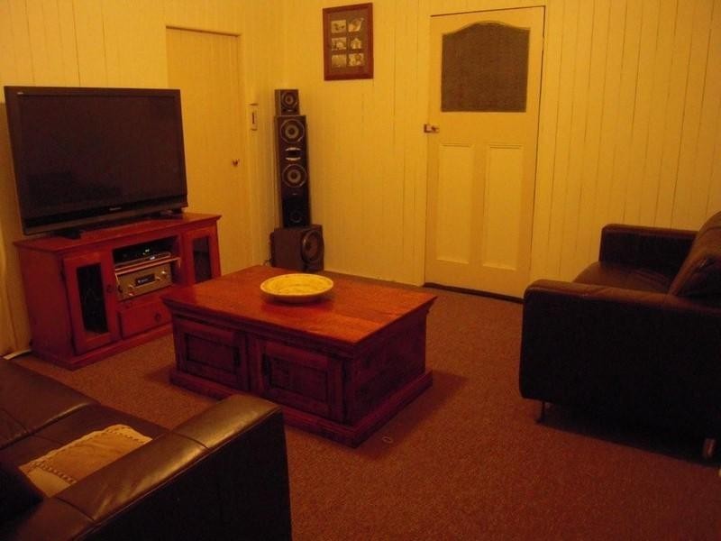 32 Queen Street, Roma QLD 4455