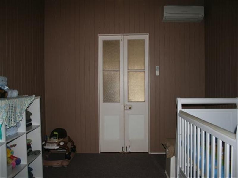 32 Queen Street, Roma QLD 4455