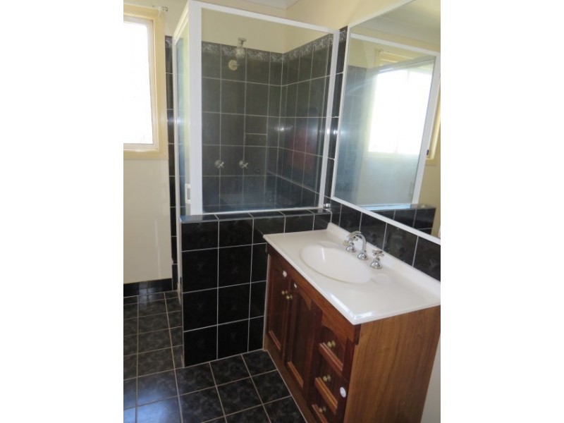 233 Edwardes Street, Roma QLD 4455