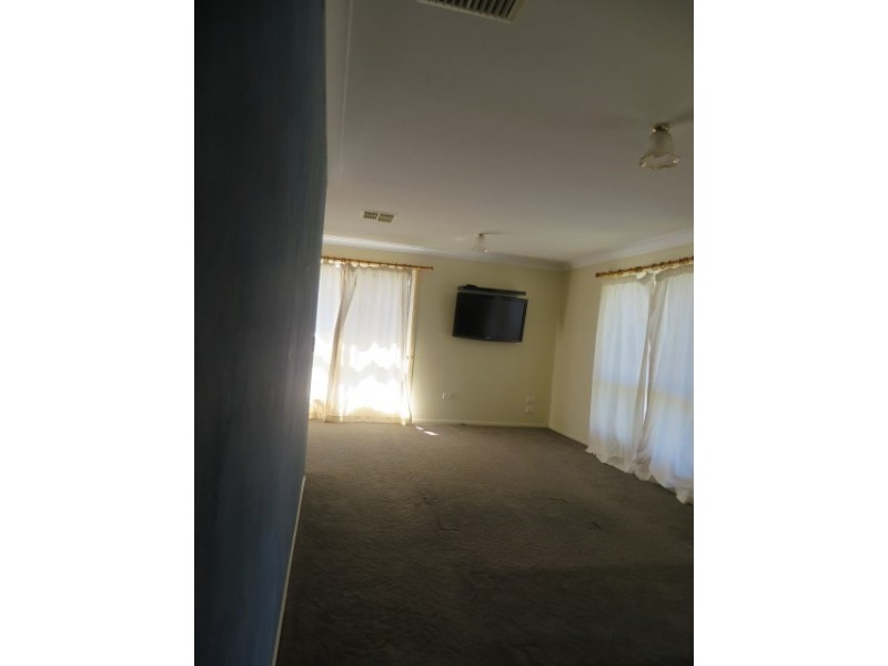 233 Edwardes Street, Roma QLD 4455