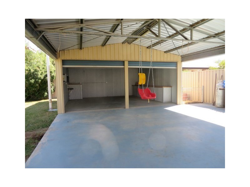 233 Edwardes Street, Roma QLD 4455