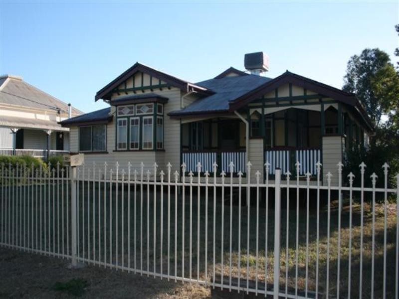 121 Wyndham Street, Roma QLD 4455