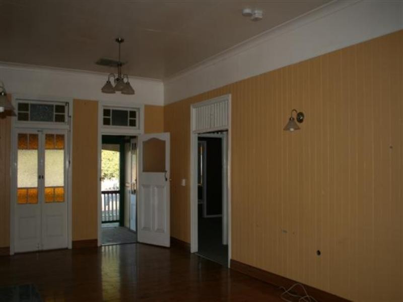 121 Wyndham Street, Roma QLD 4455