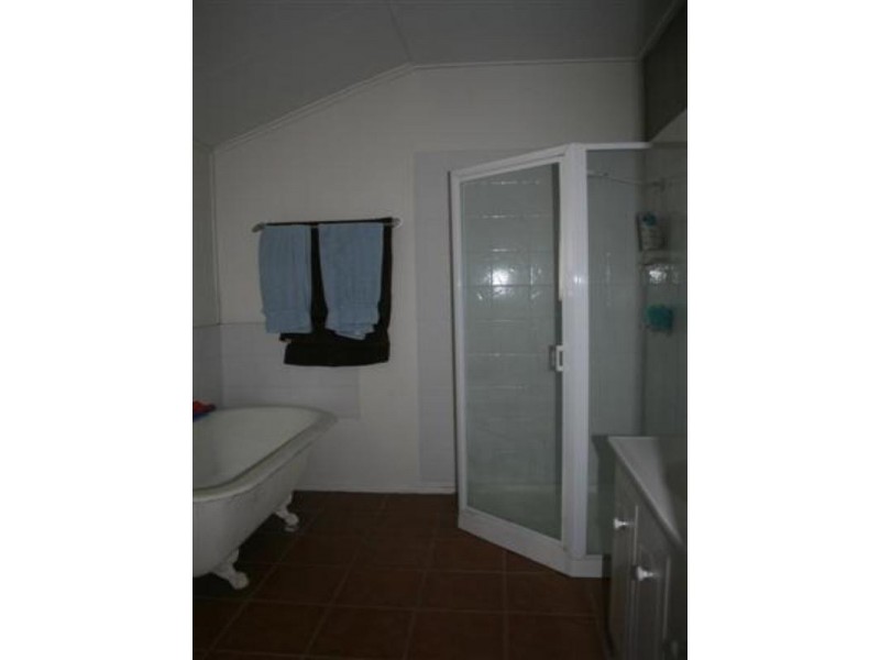 6 Twine Street, Roma QLD 4455