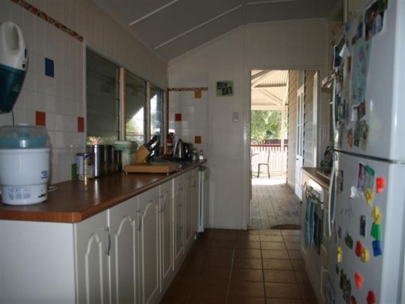 6 Twine Street, Roma QLD 4455