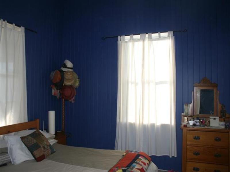 6 Twine Street, Roma QLD 4455