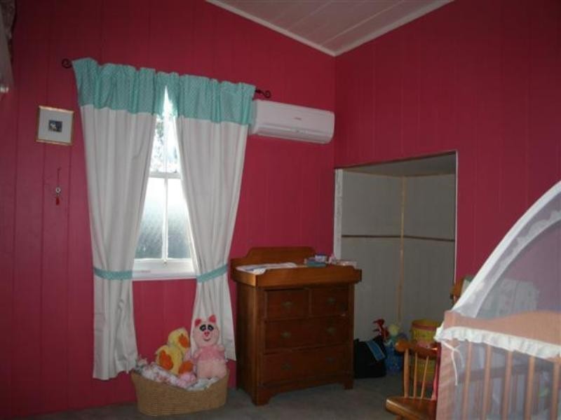 6 Twine Street, Roma QLD 4455